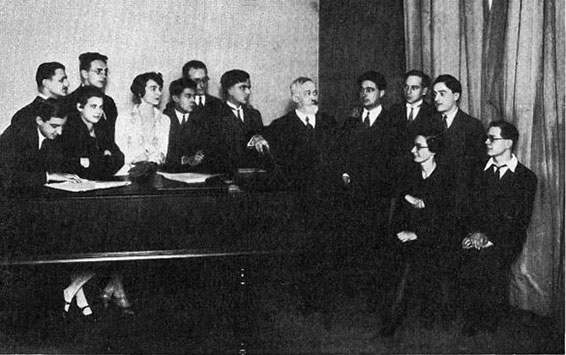 la_classe_de_paul_dukas_en_1929_copyright_musicologie.org.jpg